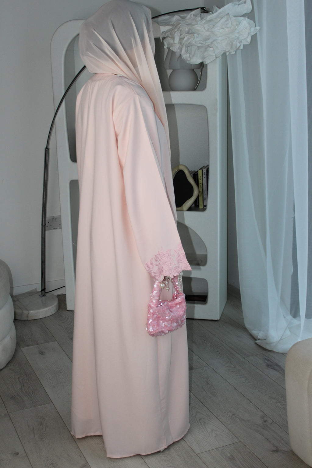 Hubb floral abaya in Pink