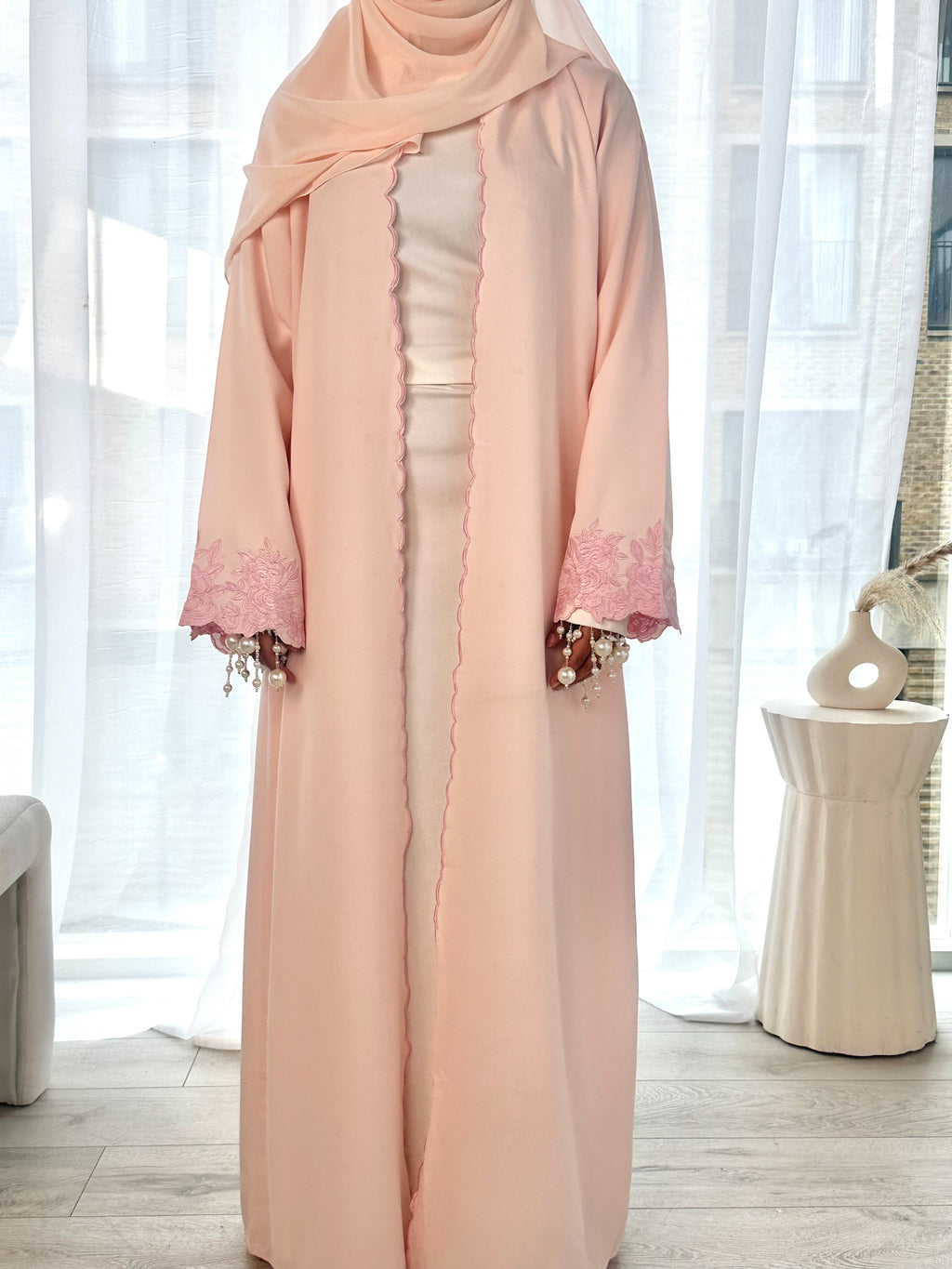 Hubb floral abaya in Pink